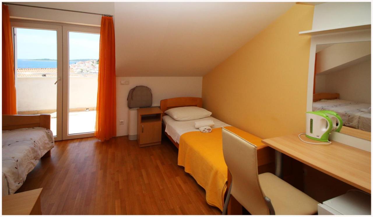 Guest House Lav Primošten Exteriér fotografie