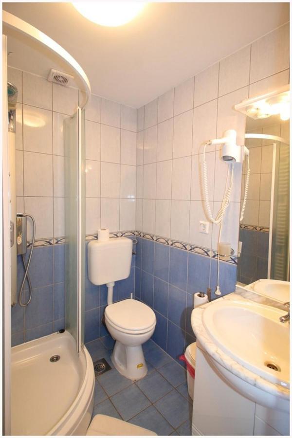 Guest House Lav Primošten Exteriér fotografie